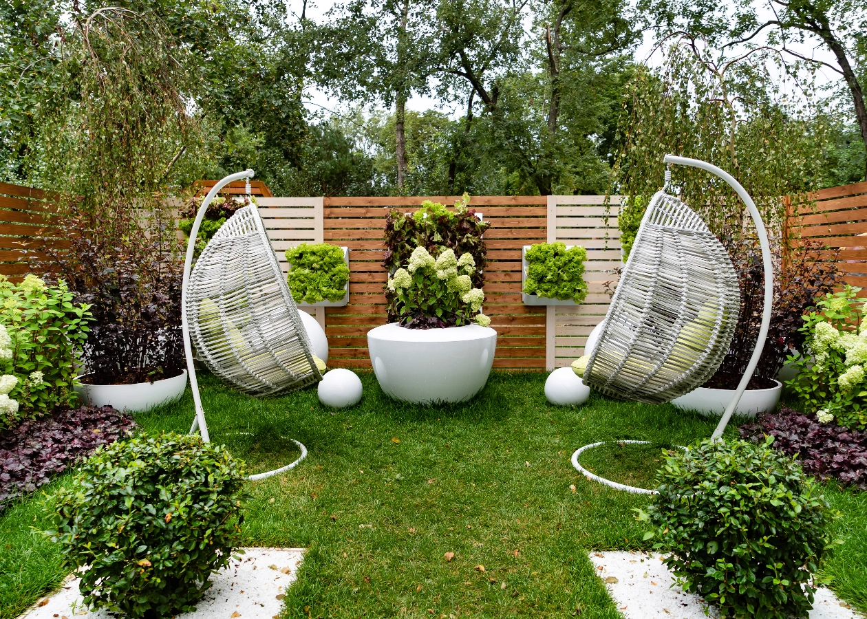 Jenny's Fencing Image for Bespoke Fencing In Surrey - Tec-Nut.com Websites, easy website, Free website template, No Coding Website,  Security fencing, New Company, Easy Website, Free Website, Simple Website, Best Website Builder, Free Website, Website Builder